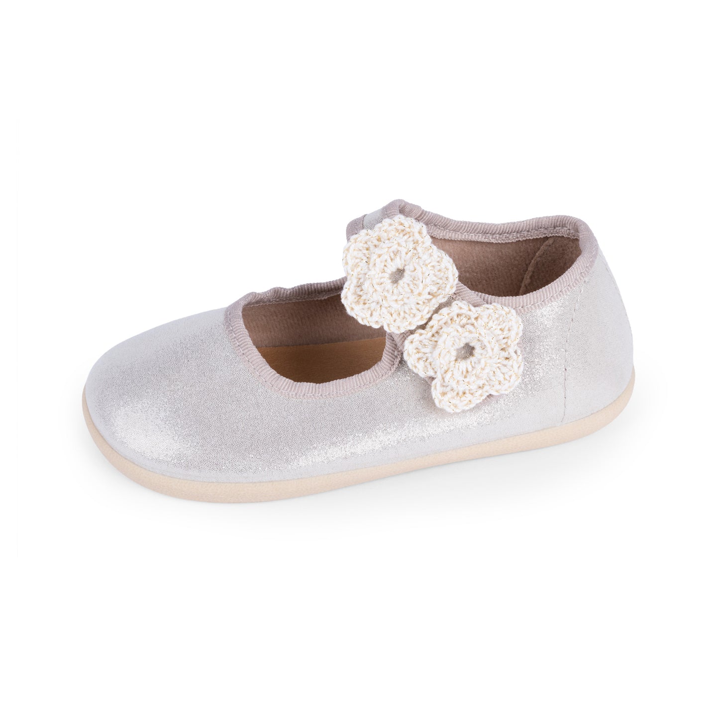 Flor em crochet com aplique para decoração de sapatos